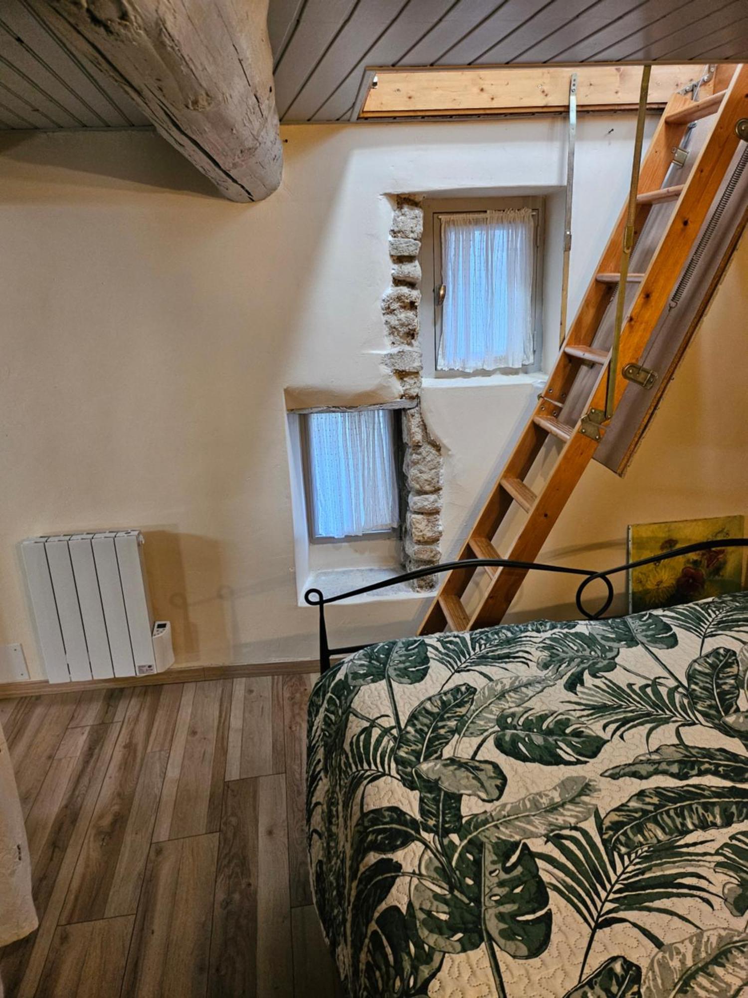 La Petite Maison Céreste Exterior foto